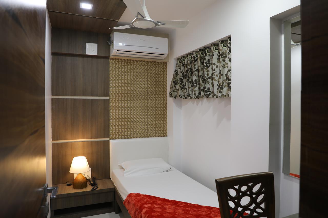 Hotel Fantacee Наві-Мумбаї Екстер'єр фото